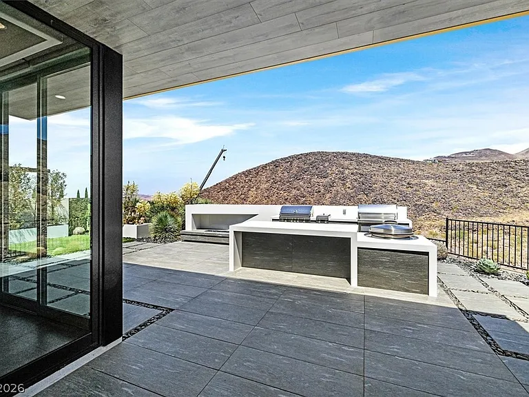 692 Scenic Cliff Dr — Photo 37