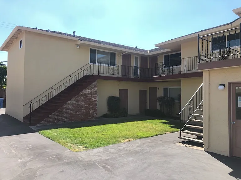 1616 Queen Charlotte Dr — Photo 9