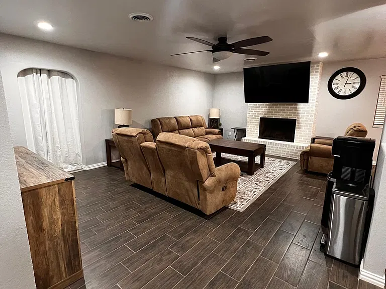 2504 Baylor Ave — Photo 23