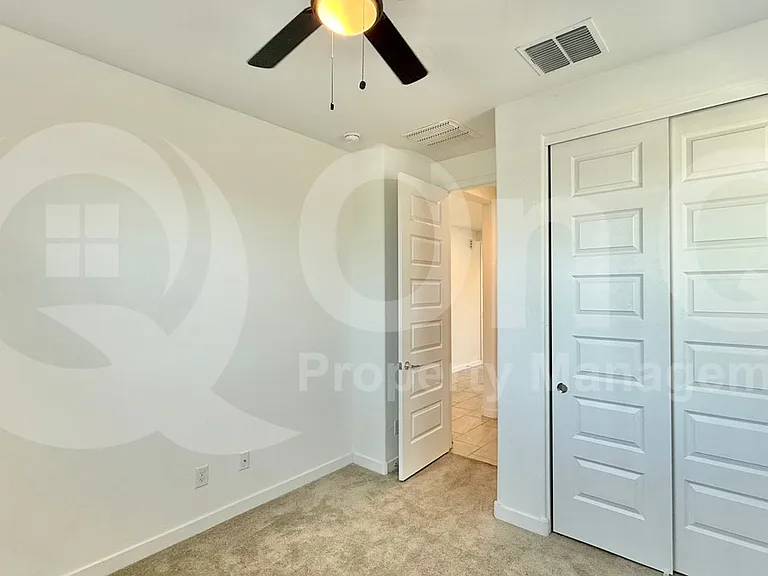 5933 S 25th Ln — Photo 12