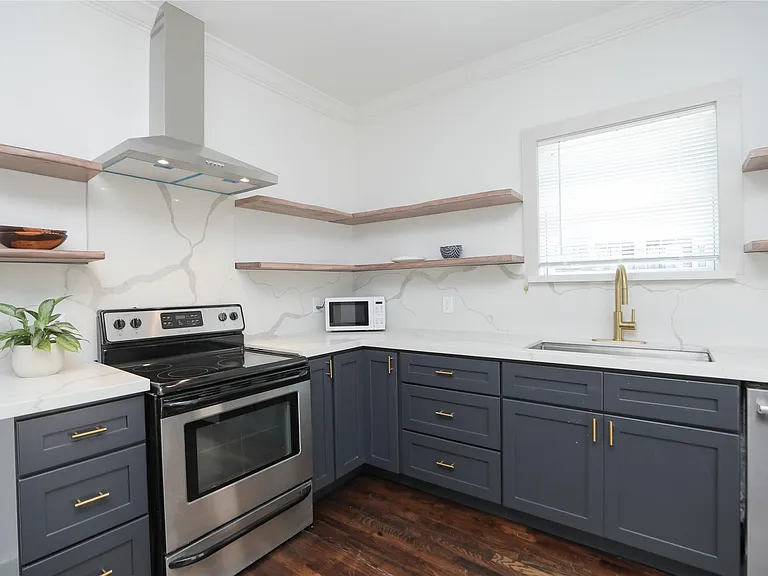 1244 W 21st St — Photo 21
