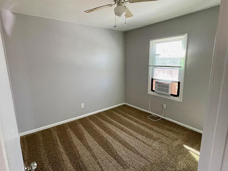 8275 Lakeview Dr — Photo 3