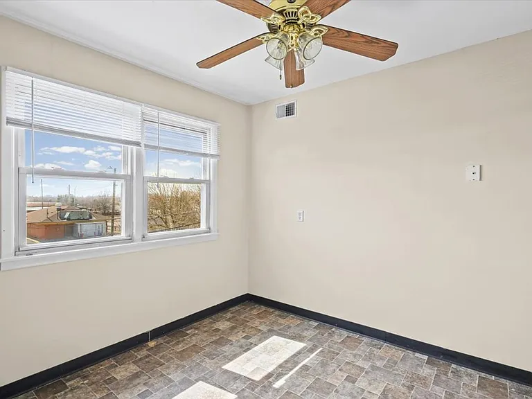 309-311 Robinhood Ln — Photo 24