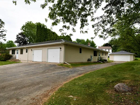 400 Strauss AVENUE, Green Lake, WI 54941