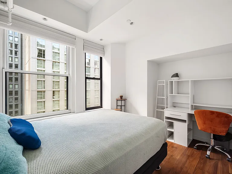 315 W 36th St #11D — Photo 7