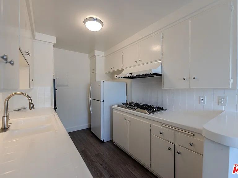 1930 S Robertson Blvd #7 — Photo 10