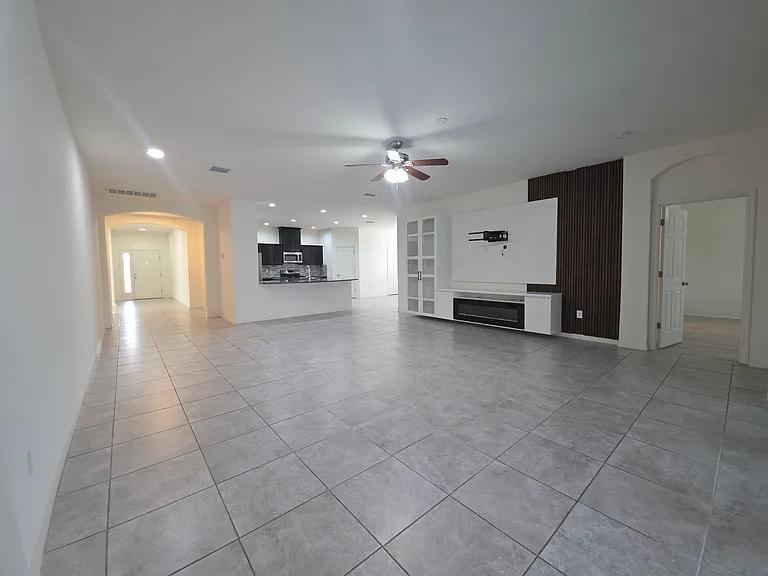 17545 Buckingham Garden Dr — Photo 24