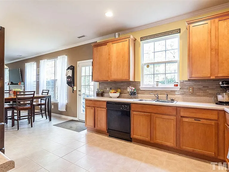 36 Autumn Leaf Ln — Photo 9