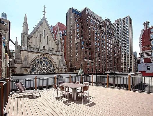3rd image of 155 W 71st St APT 2H