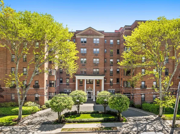 40 W Elm St APT 2M, Greenwich, CT 06830