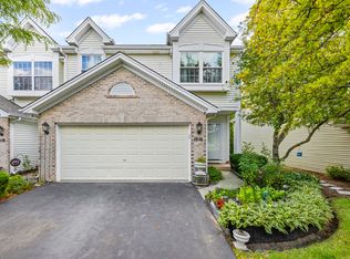 1016 Viewpoint Dr, Lake In The Hills, IL 60156