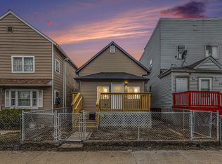 918 Willow Ct, Hammond, IN 46320