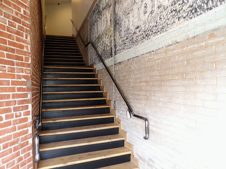 801 N Piedras St — Photo 2