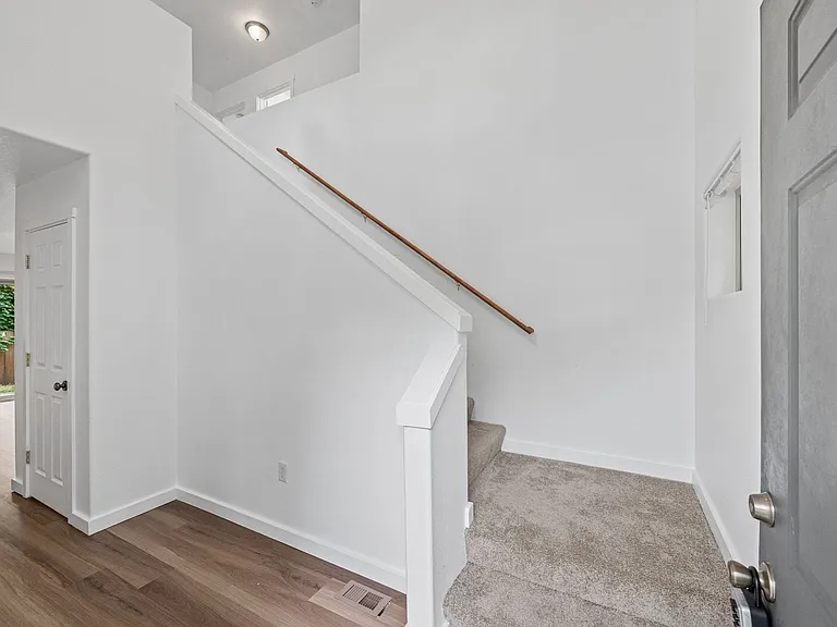 Roberts Court Townhomes — Photo 44