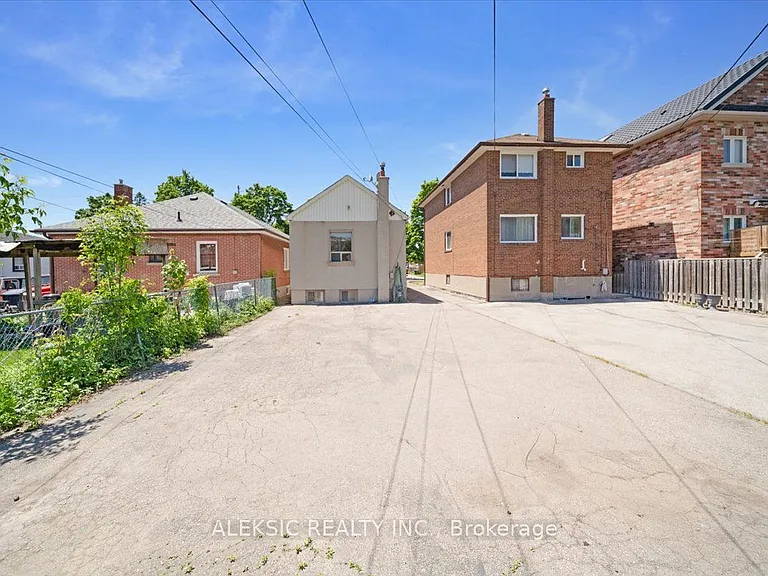 179 Thirtieth St — Photo 33