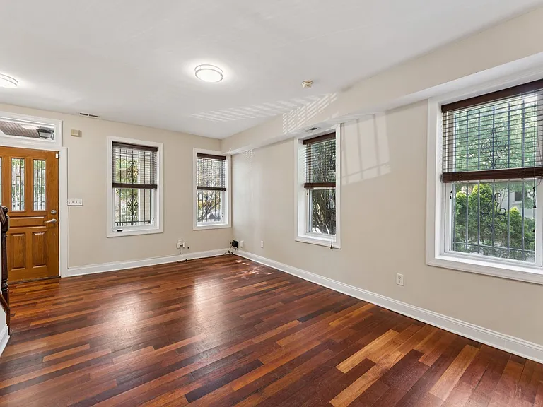 2911 Sherman Ave NW — Photo 9
