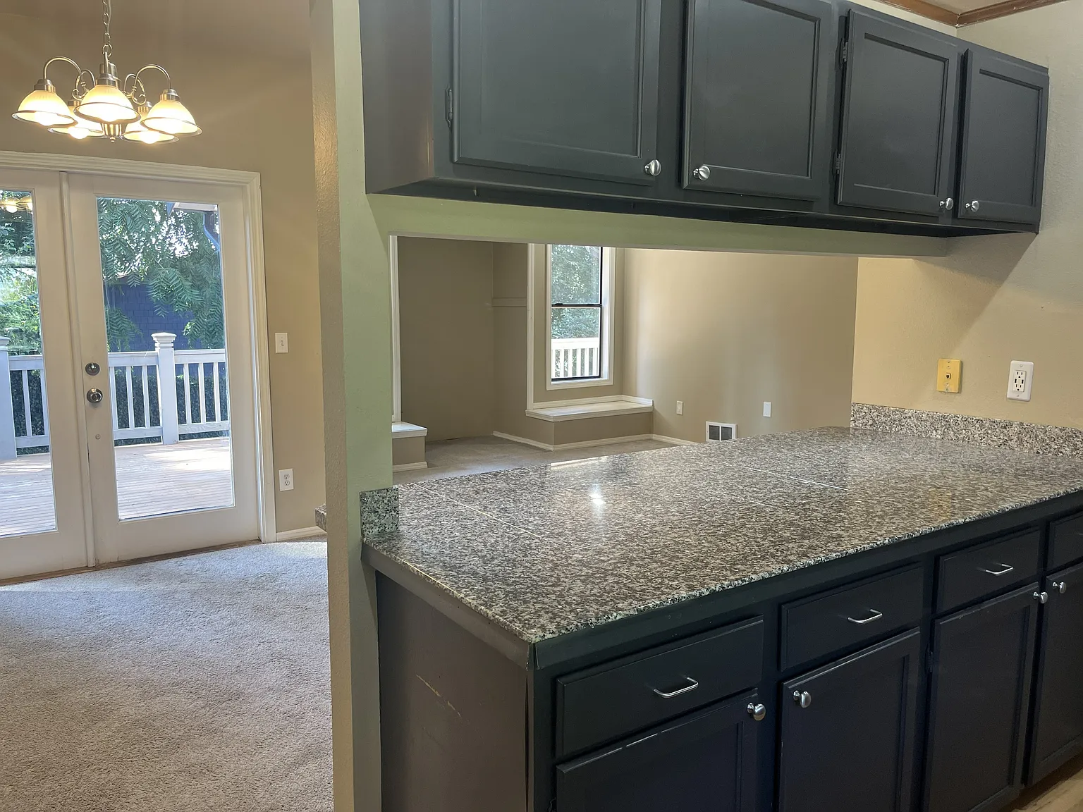3 bed, 1220 sqft, $3,295 — Photo 4