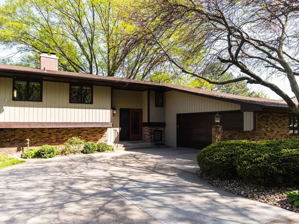 3035 Kucera Dr, Lincoln, NE 68502