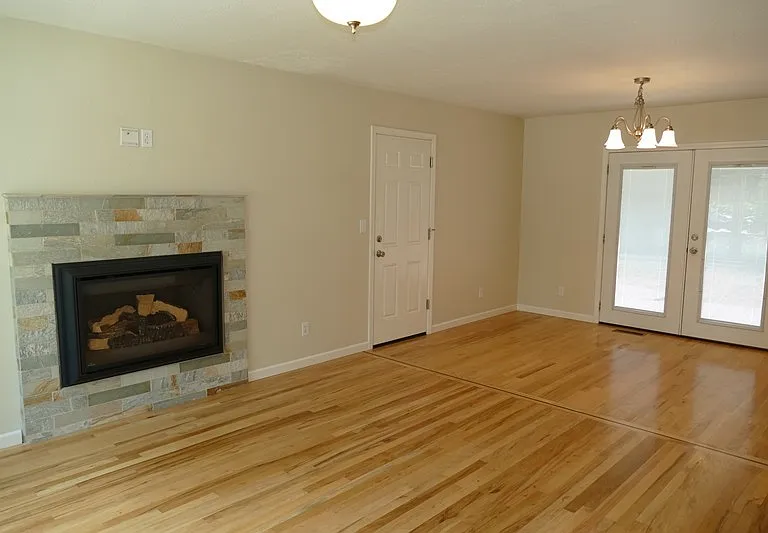 10851 SE Garrett Dr — Photo 2