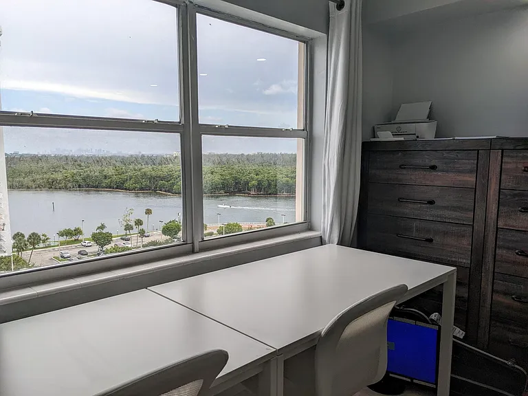 Kings Point Dr — Photo 14