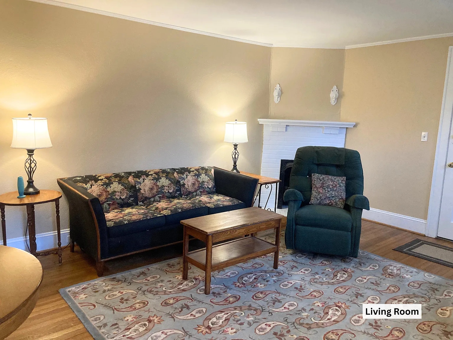 1 bed, 1100 sqft, $1,600 — Photo 3