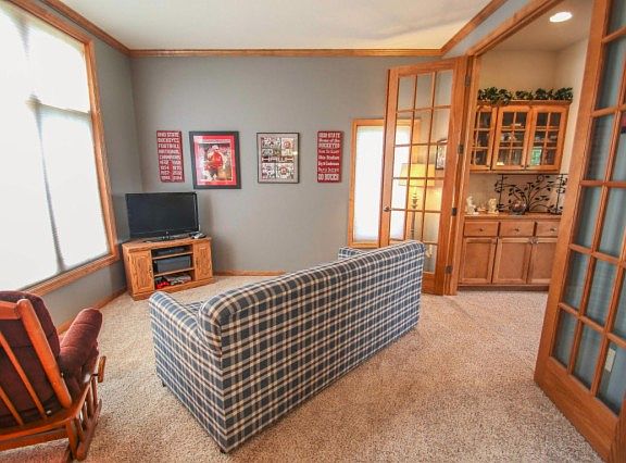 4th image of 3800 Woodland Trl