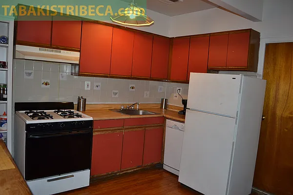 Rented by Tabak Real Estate | media 31