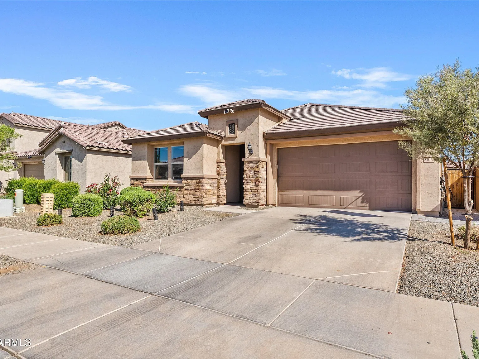 4 bed, 3.0 bath, 2250 sqft, $2,900 — Photo 2