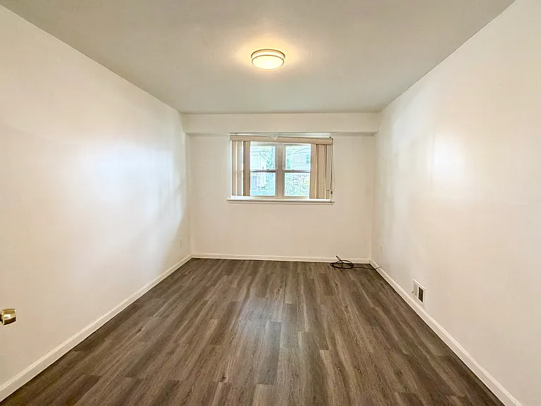 162 Woodbine Ave #1 — Photo 9