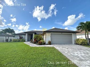 925 SW 5th Ter, Cape Coral, FL 33991