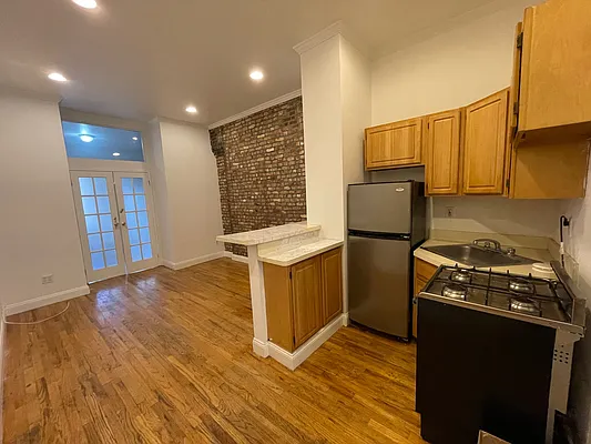 Rented by Crosstown Apartments NYC | media 8