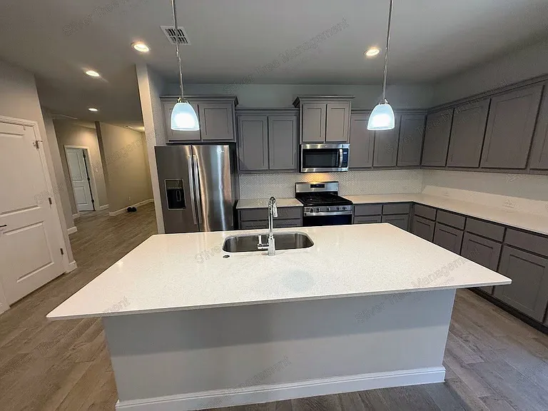 10921 Rockchapel Dr — Photo 10