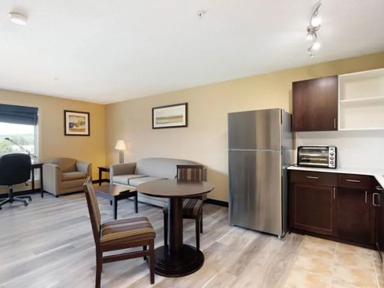 10300 Franklin Ave — Photo 12