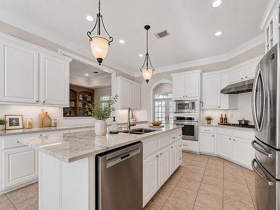 5th image of 5322 Val Verde St