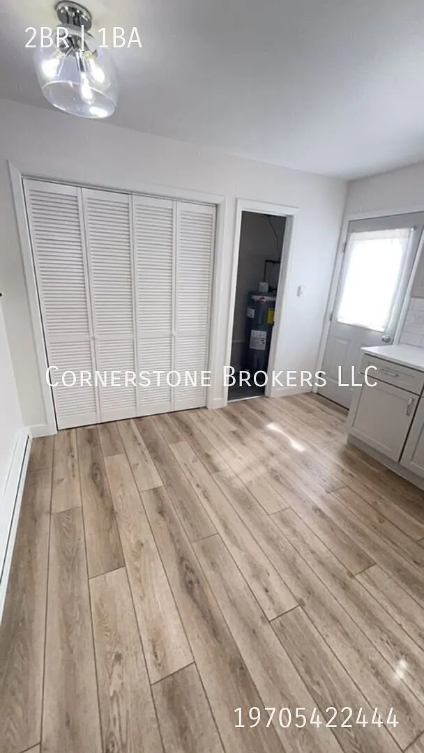 Pre-Leasing this Modern Duplex Apartment! Apply Today! — Photo 4