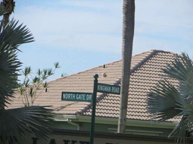 2nd image of 695 SE 22nd Ln
