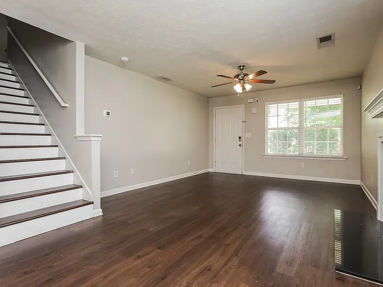 1002 Allegiance Dr — Photo 5