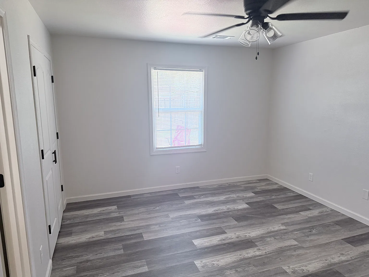 3 bed, 1008 sqft, $1,300 — Photo 3