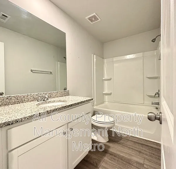 305 Rolling Green Rd — Photo 9