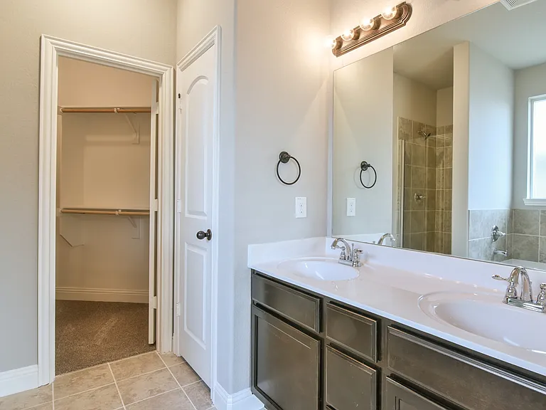 6404 Bay Lake Dr — Photo 3