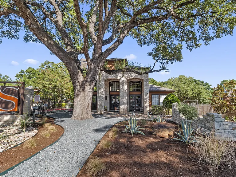 6307 Bluff Springs Rd — Photo 2