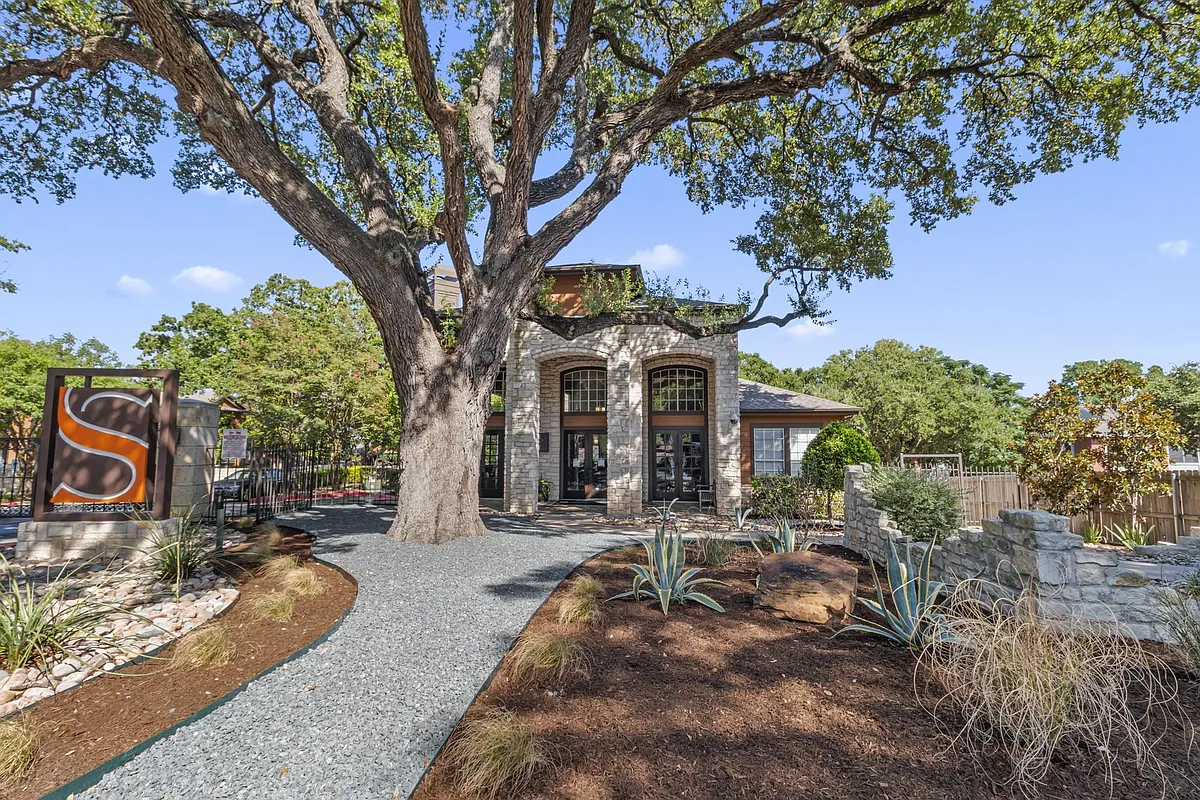 Building Photo - 6307 Bluff Springs Rd