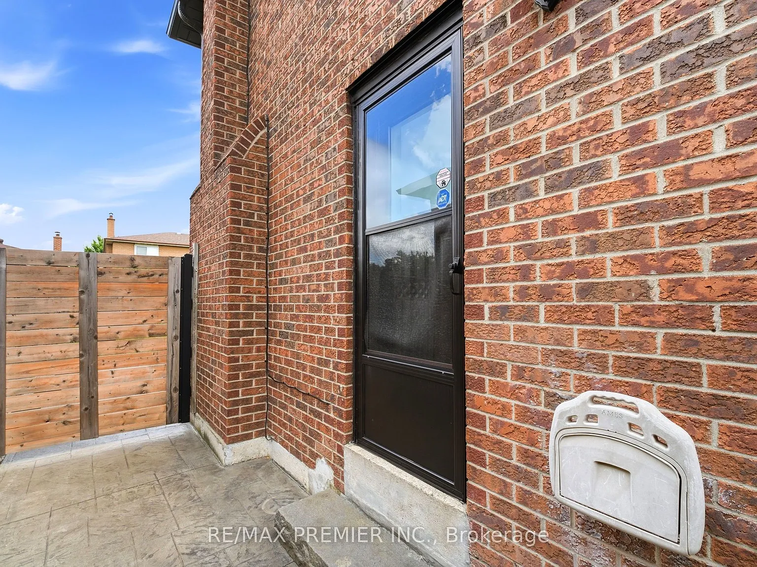 1 bed, $2,475 — Photo 4