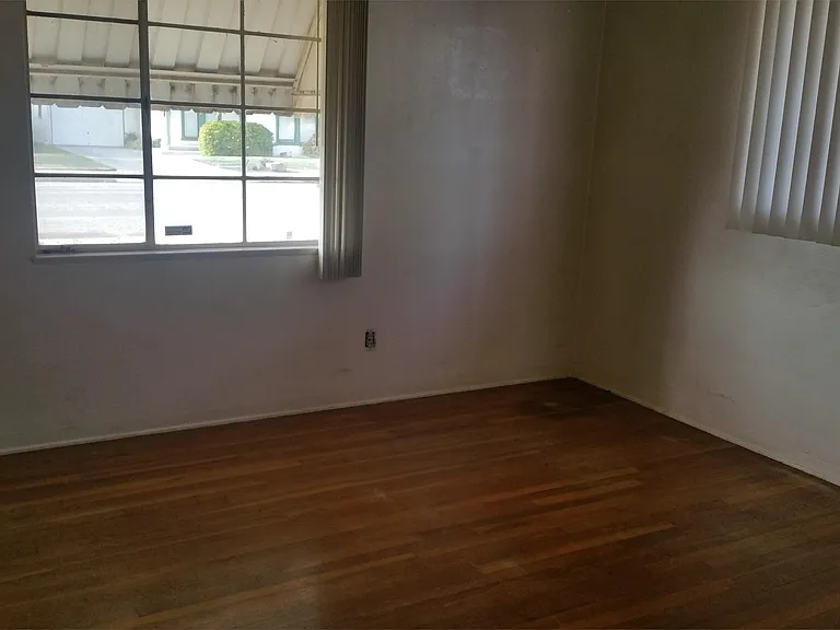 1276 S Rupert Ave — Photo 8