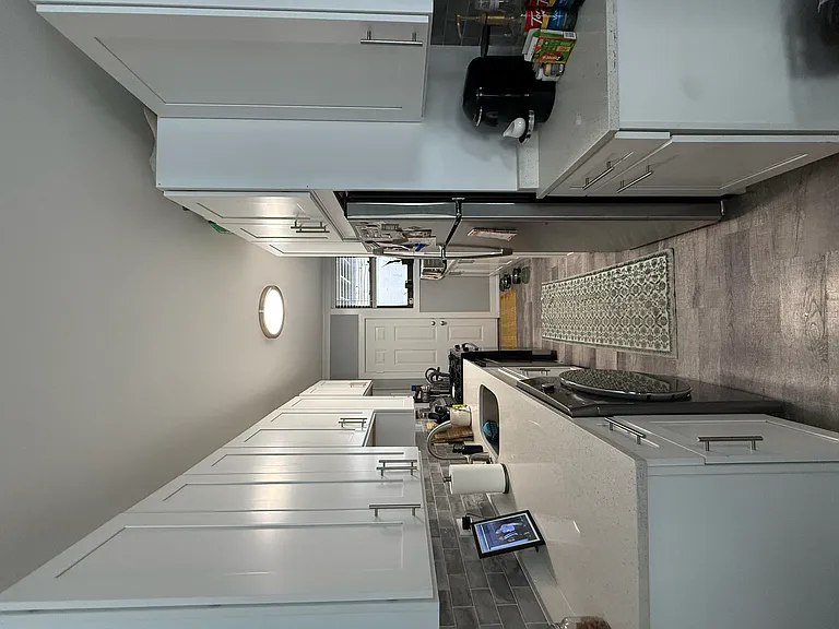 730 W Roscoe St #1S — Photo 4