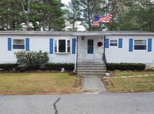 42 Pipers Way, Carver, MA 02330