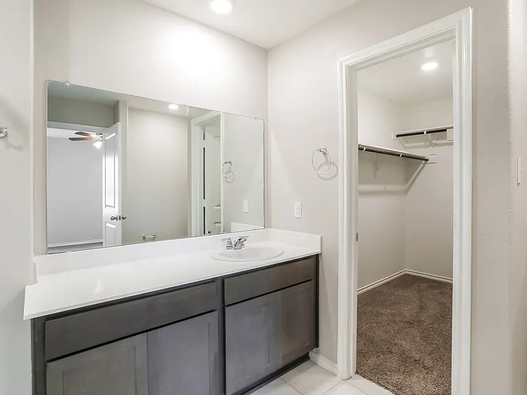 980 Alton Dr — Photo 10