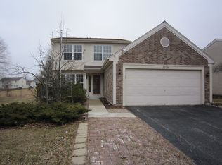 2275 Woodoak Dr, Round Lake Beach, IL