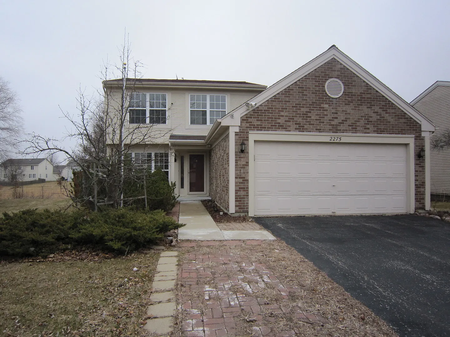 2275 Woodoak Dr photo 1