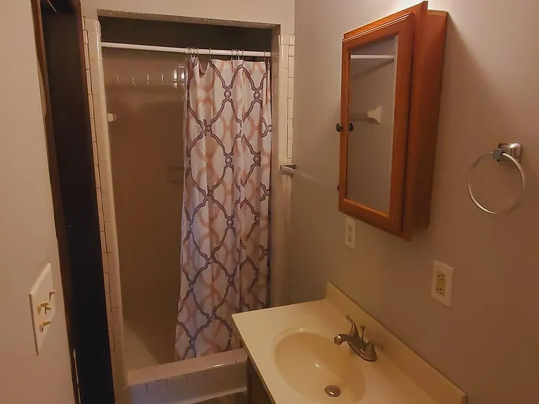 103 Karen Dr — Photo 4